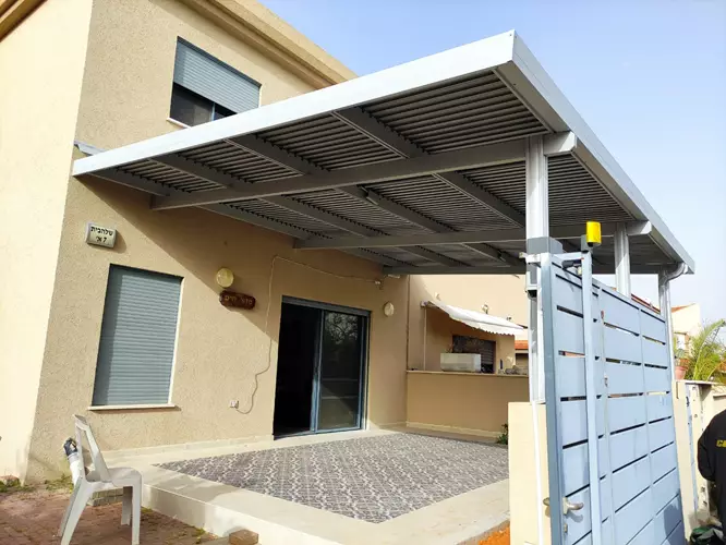 בניית והתקנת פרגולת אלומיניום 2